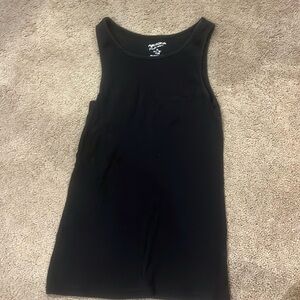 Black tank very comfy and has stretch to it
